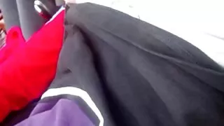 Hijab flicka suga hennes älskare kuk i bil