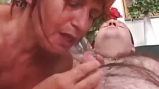 Mormor älskar sperma