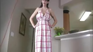 Stort cumshot för den busty brunete
