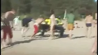 Hårig på stranden