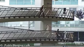 Unga vackra flicka street gangbang del 1