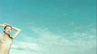 Shu qi naken på stranden