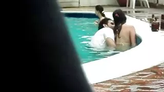 Sex i poolen.
