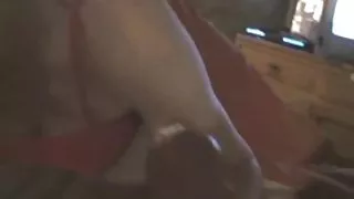 Perfekt avsugningar med sperma i mun och ansikte